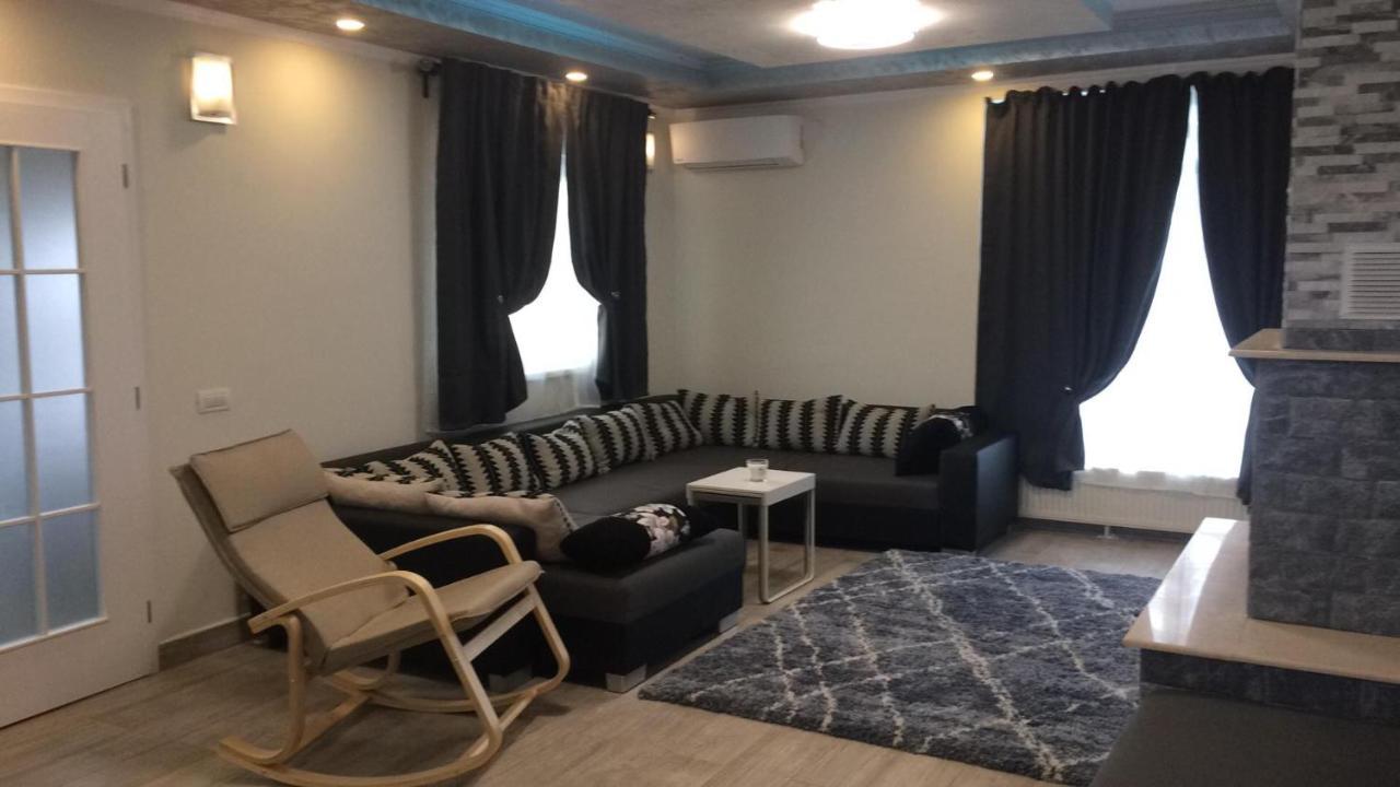 Blue Sky House Hotel Balotesti Luaran gambar